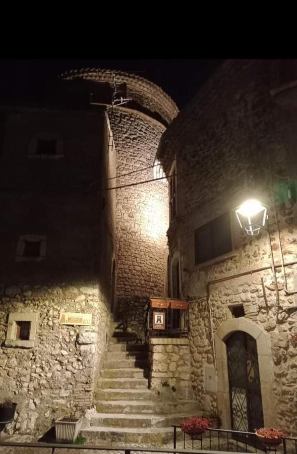 La Casetta Di Anna Villalago Extérieur photo